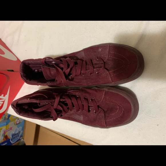 Shoes - Picture 2 of 3